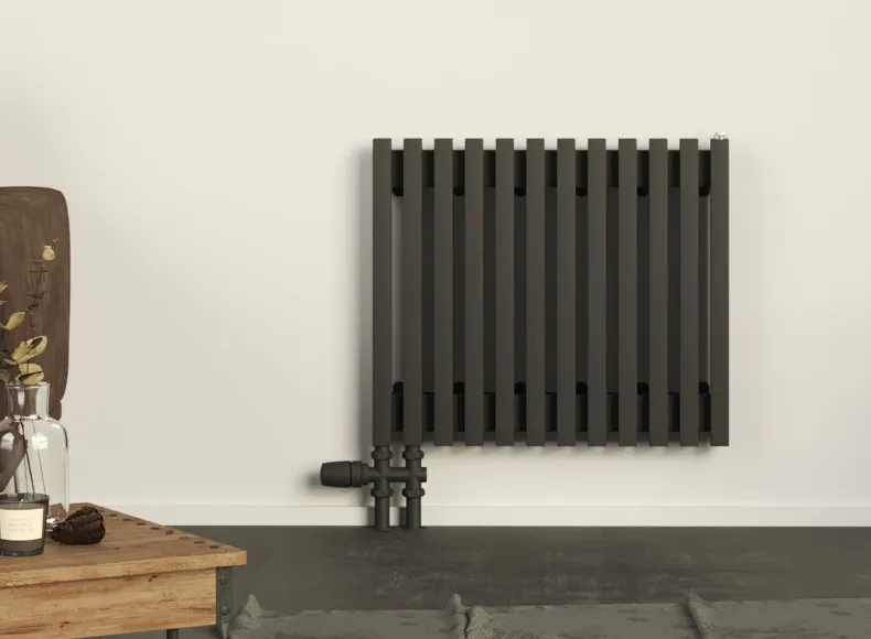 Трубчатый радиатор с квадратным профилем 30х30 GUARDO RETTA 3P 500 мм высотой, 130 мм шириной, 3 секции, боковое подключение, 3P-0500-03 BK-VER RAL9005 черный глянец