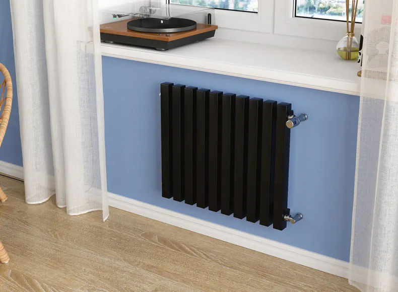 Трубчатый радиатор с квадратным профилем 40x40 GUARDO RETTA 4P 400 мм высотой, 220 мм шириной, 4 секции, нижнее по краям подключение, 4P-0400-04 BK-GOR R9005(G) черный глянец