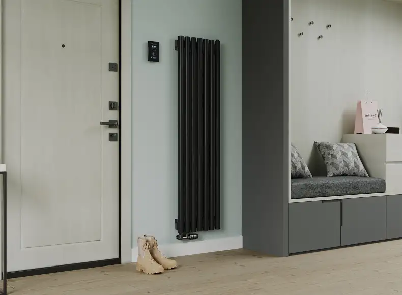 Трубчатый радиатор с круглой трубой 42 мм GUARDO TORRE 4D высотой 1400 мм, 100 мм шириной, 2 секции, нижнее в крайних секциях подключение, 4D-1400-02 BK-GOR R9005(G) черный глянец