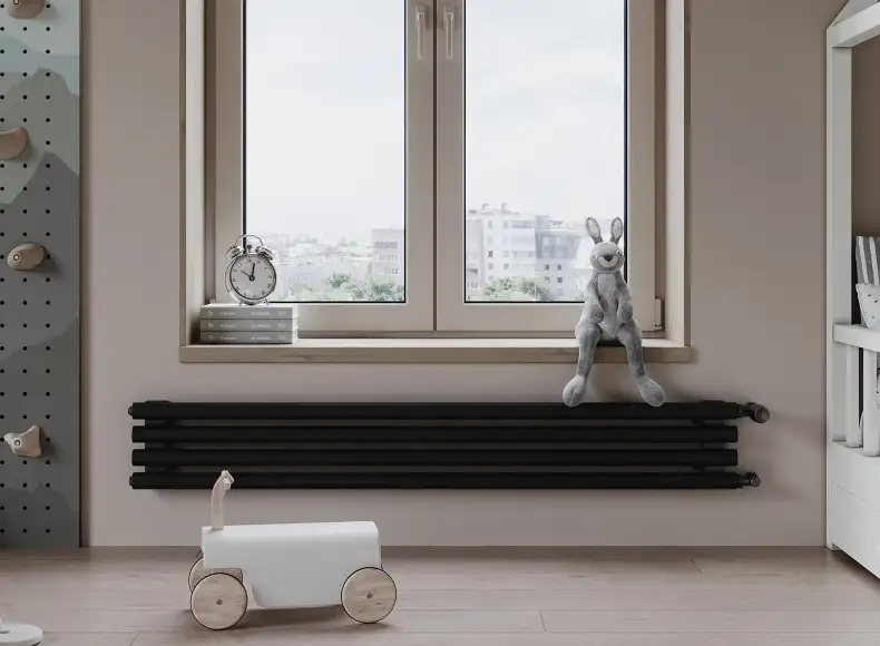 Трубчатый радиатор с круглой трубой 42 мм GUARDO TORRE 4D 158 мм высотой, 400 мм шириной, 3 секции, нижнее по краям подключение, 4D-0400-03 BK-VER R9005(G) черный глянец