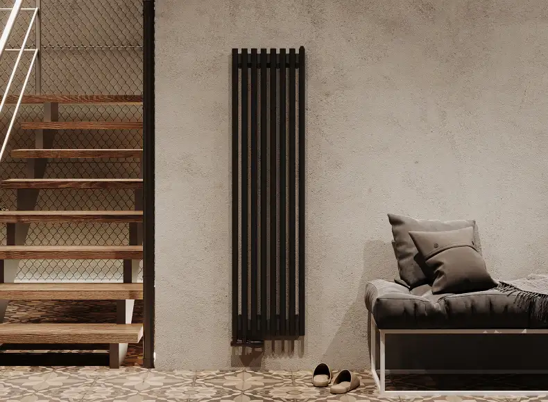 Трубчатый радиатор с круглой трубой 32 мм GUARDO TORRE 3D высотой 1400 мм, 82 мм шириной, 2 секции, нижнее в крайних секциях подключение, 3D-1400-02 BK-GOR R9005(G) черный глянец