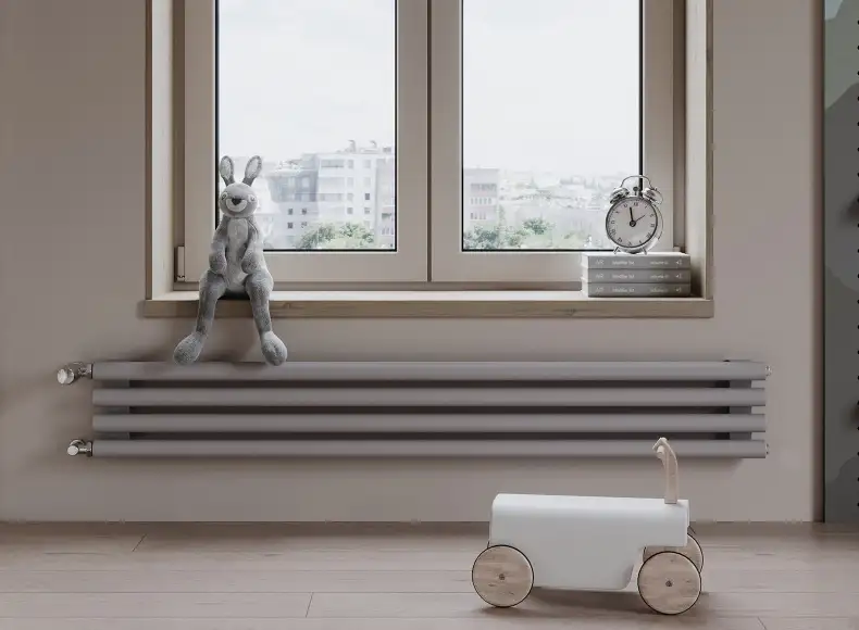 Трубчатый радиатор с круглой трубой 42 мм GUARDO TORRE 4D 158 мм высотой, 400 мм шириной, 3 секции, нижнее по краям подключение, 4D-0400-03 BK-VER R7040(G) серый глянец